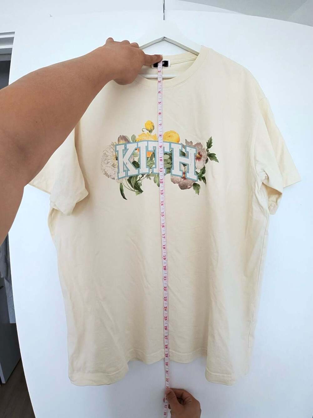Kith Floral Logo Graphic T-Shirt Cream Size XL - Picture 6 of 6